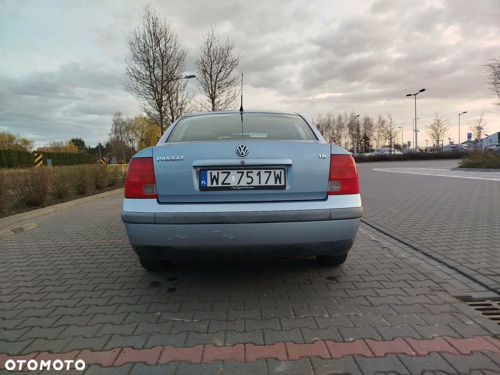 Volkswagen Passat 1.8 - 7