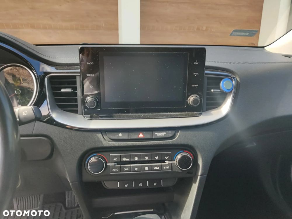 Kia Ceed 1.6 CRDi SCR L DCT - 16