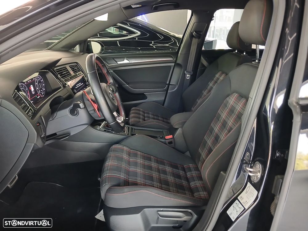 VW Golf - 10