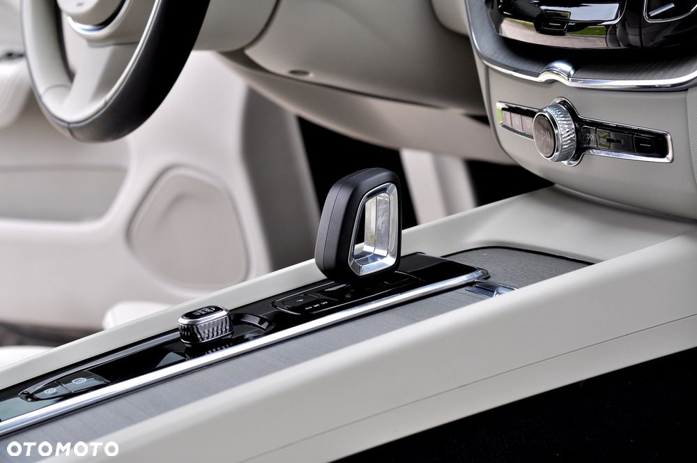 Volvo XC 60 B4 D Geartronic RDesign - 37