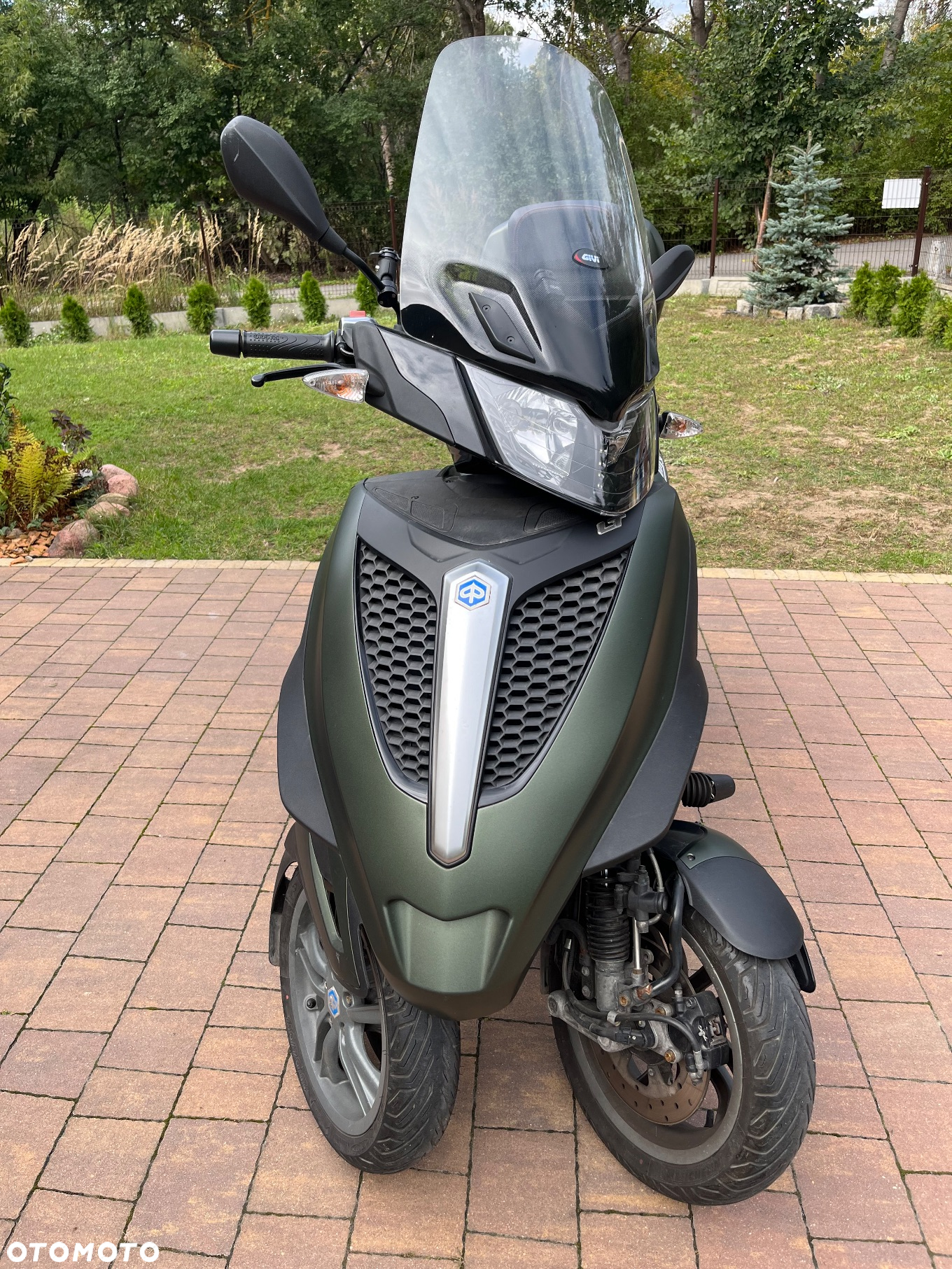 Piaggio MP-3 - 4