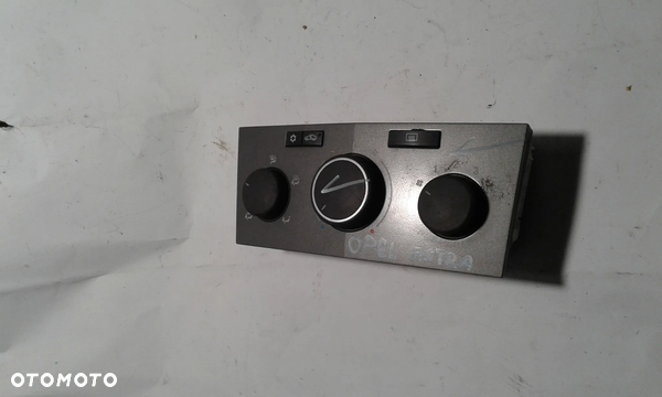 PANEL NAWIEWU OPEL ASTRA H 13201300
