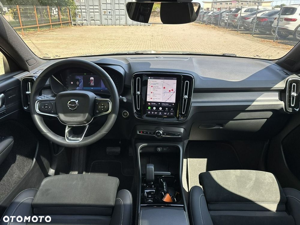 Volvo XC 40 B4 Plus Dark - 13