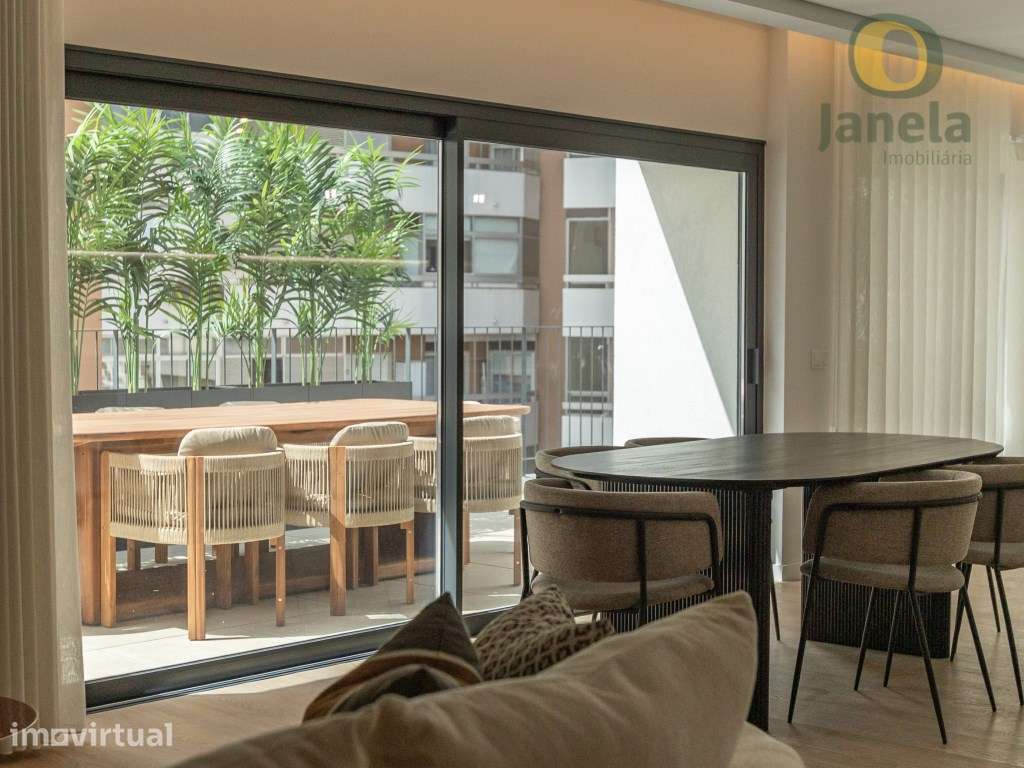 Maravilhoso apartamento T4 NOVO - Terraço de 71,8 m2, 2 estacioname... - Grande imagem: 2/15