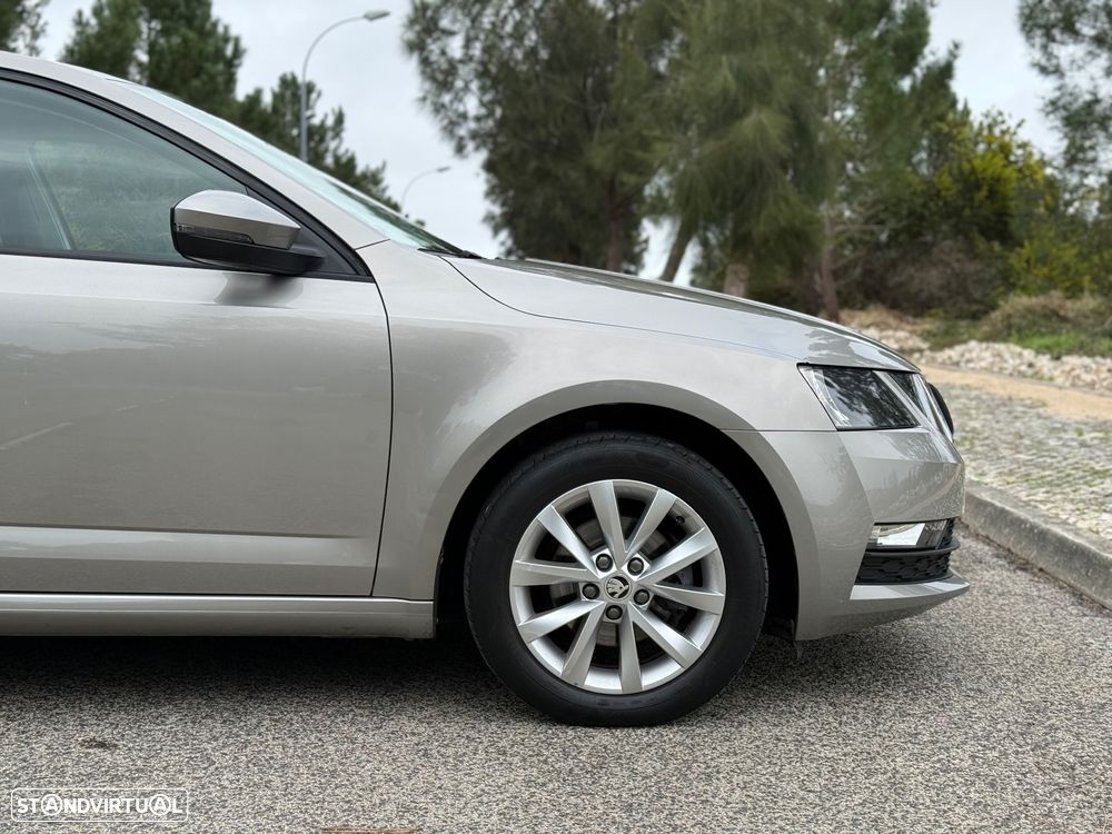 Skoda Octavia 1.6 TDI Ambition - 12