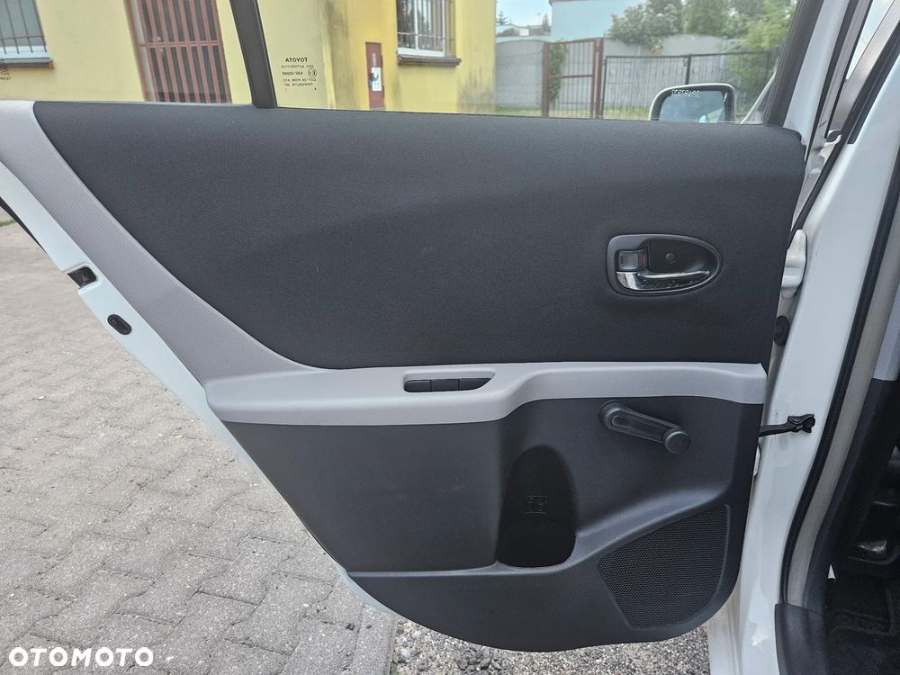 Toyota Yaris 1.33 VVT-i Life - 12