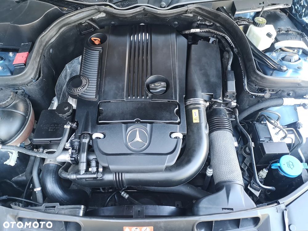 Mercedes-Benz Klasa C 180 BlueEFFICIENCY 7G-TRONIC Elegance - 26