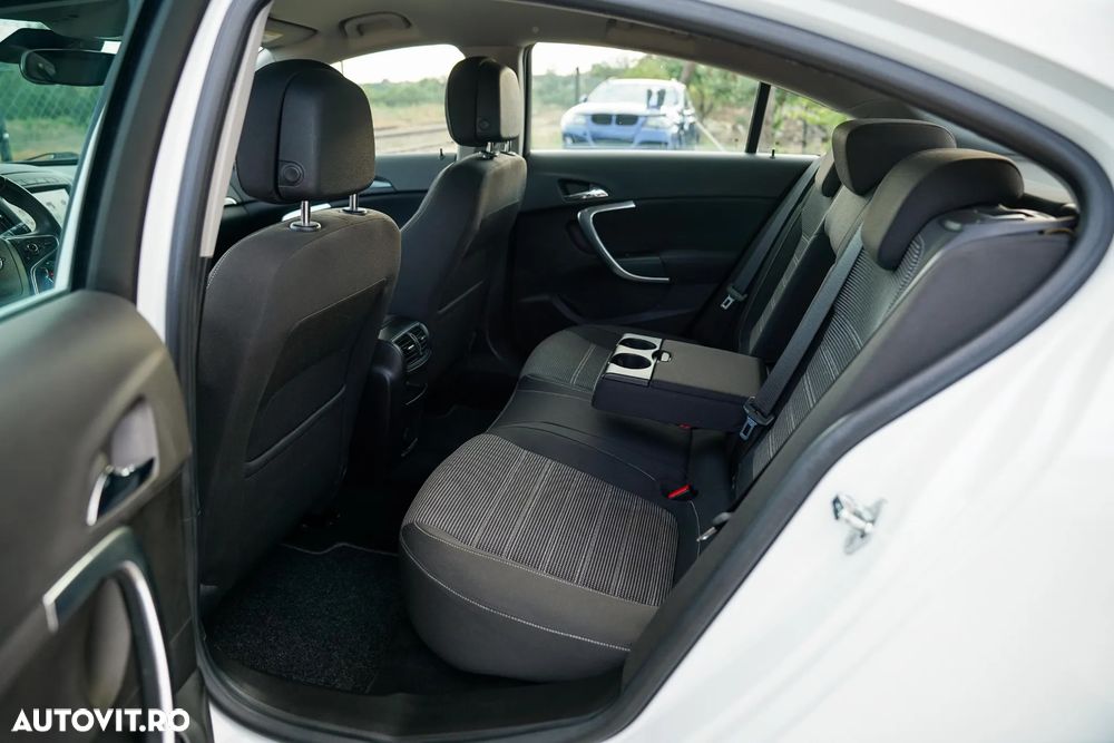 Opel Insignia - 10