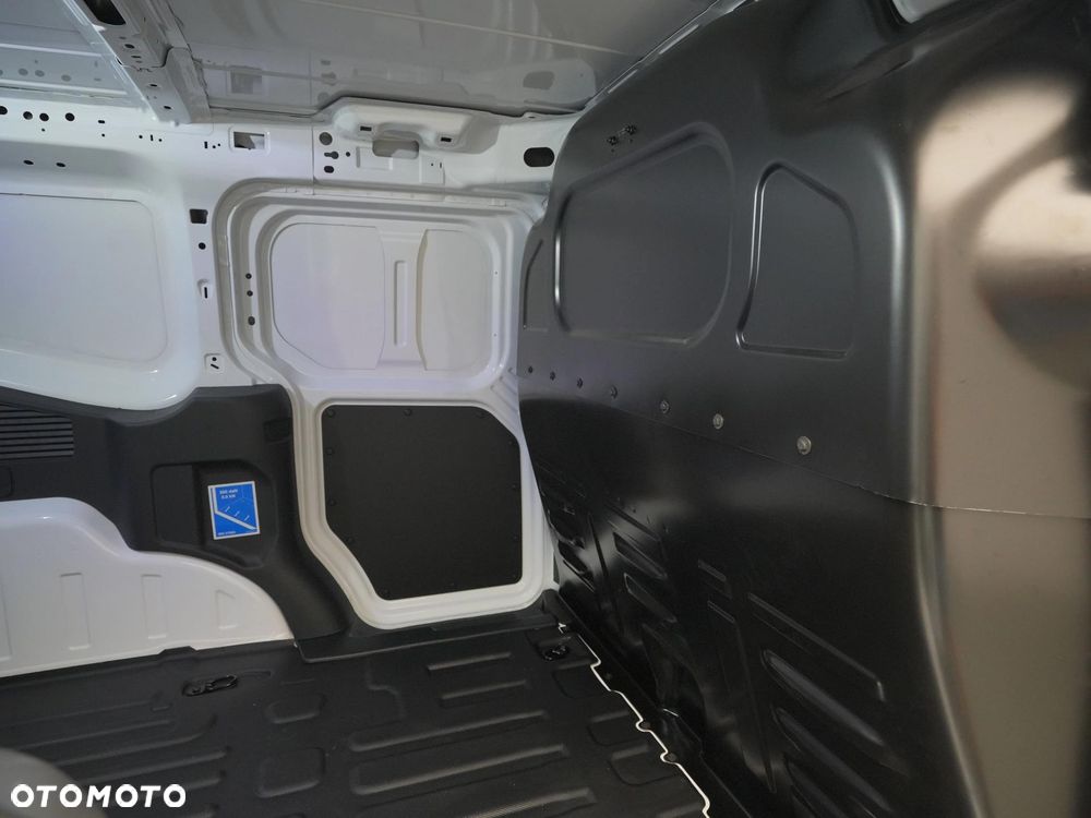 Ford E-Transit Courier Van 136KM Trend - 23