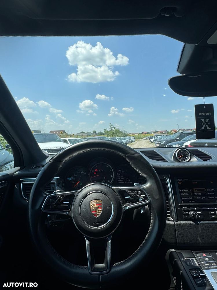 Porsche Macan - 12