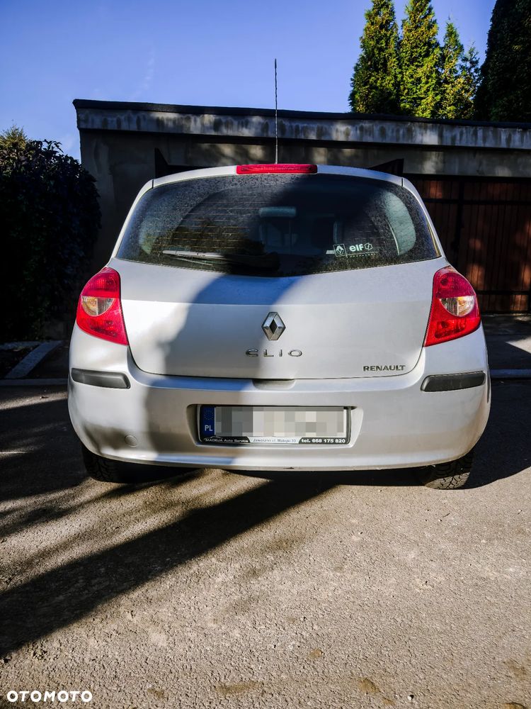 Renault Clio 1.2 16V Authentique - 3