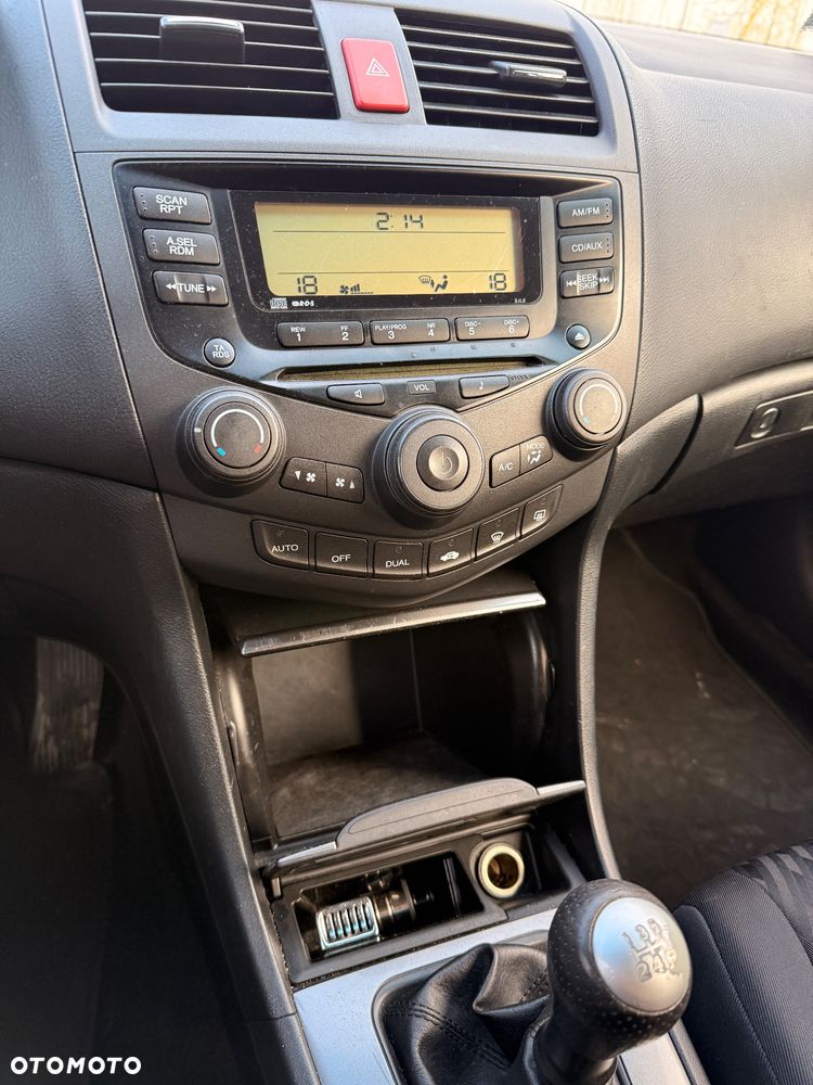 Honda Accord 2.0 i Executive - 14