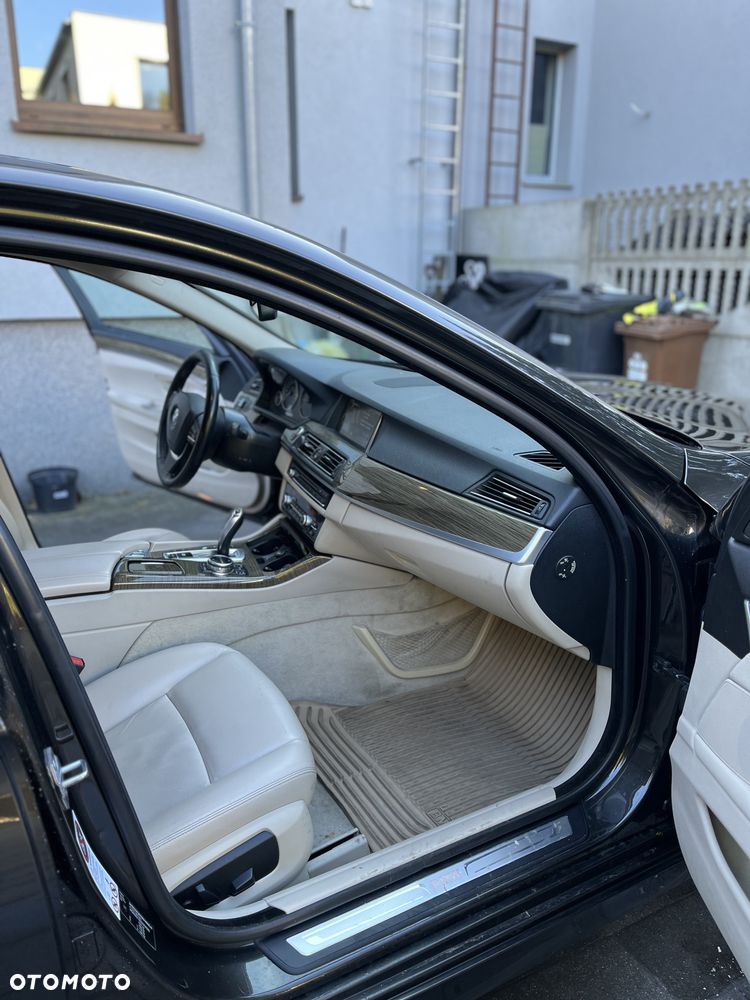 BMW Seria 5 520d xDrive Modern Line - 15