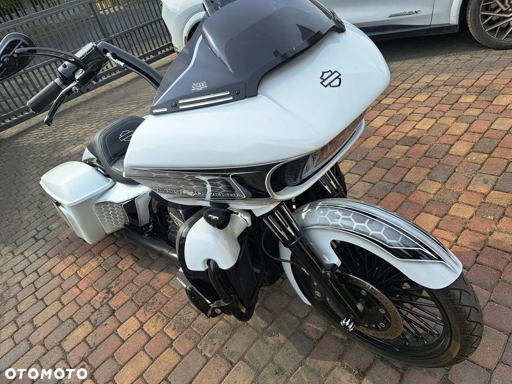 Harley-Davidson Touring Road Glide - 3