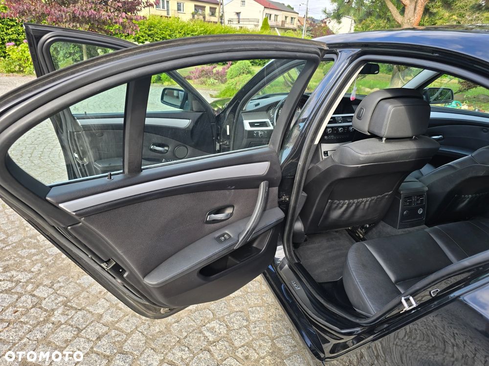 BMW Seria 5 523i - 9