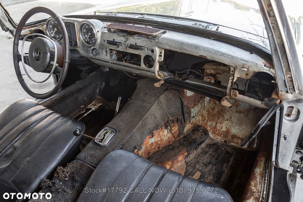Mercedes-Benz 280 - 6