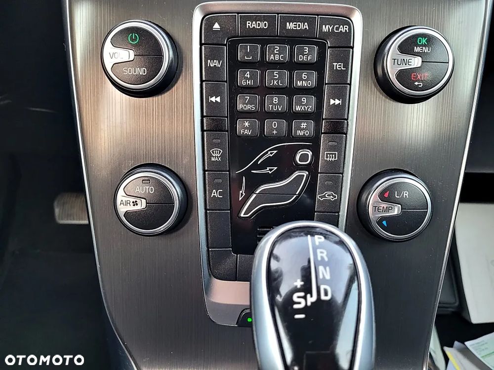 Volvo V40 D2 Momentum - 21