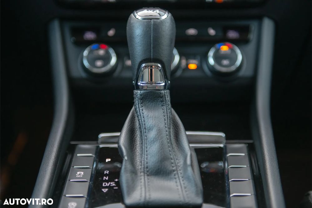 Skoda Superb 2.0 TDI 4X4 DSG Ambition - 32