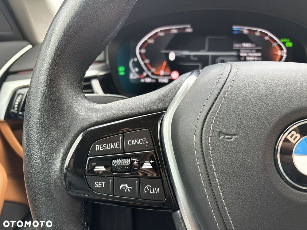 BMW Seria 5 520d mHEV sport - 28