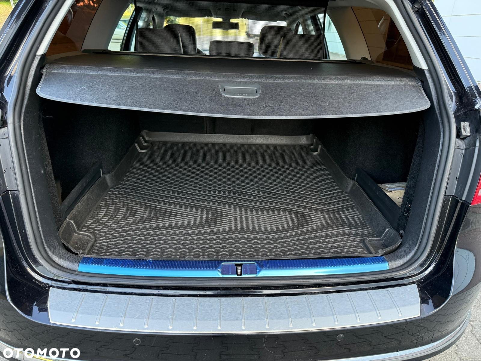 Volkswagen Passat 2.0 TDI DPF Highline - 11