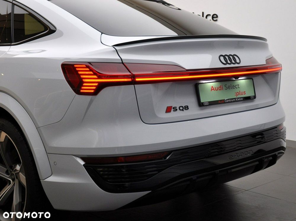 Audi SQ8 e-tron - 12