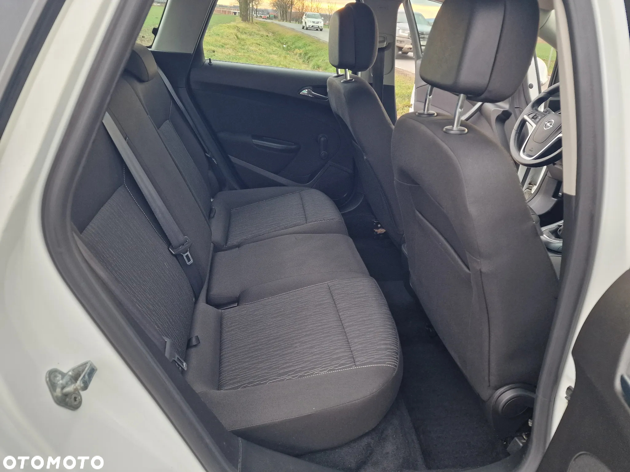 Opel Astra 1.6 D Start/Stop Sports Tourer Business - 24