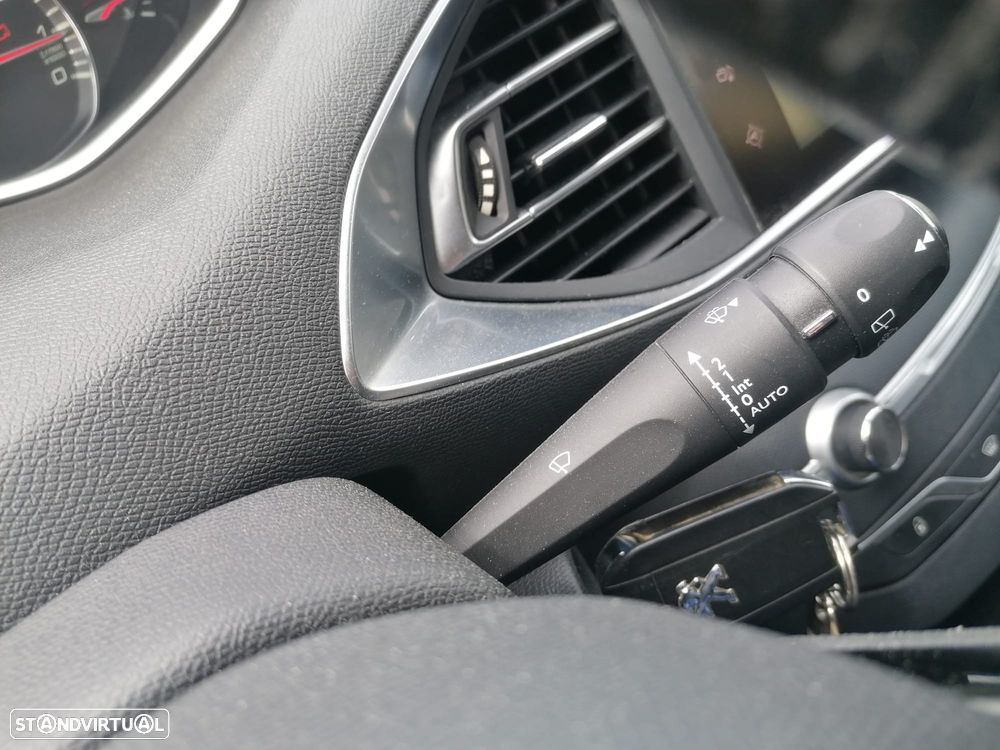 Peugeot 308 SW PureTech 130 Stop & Start Allure - 11
