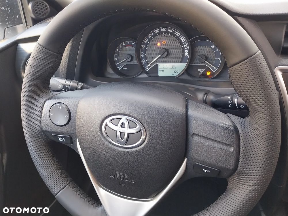 Toyota Auris 1.33 Dual-VVT-i Cool - 24