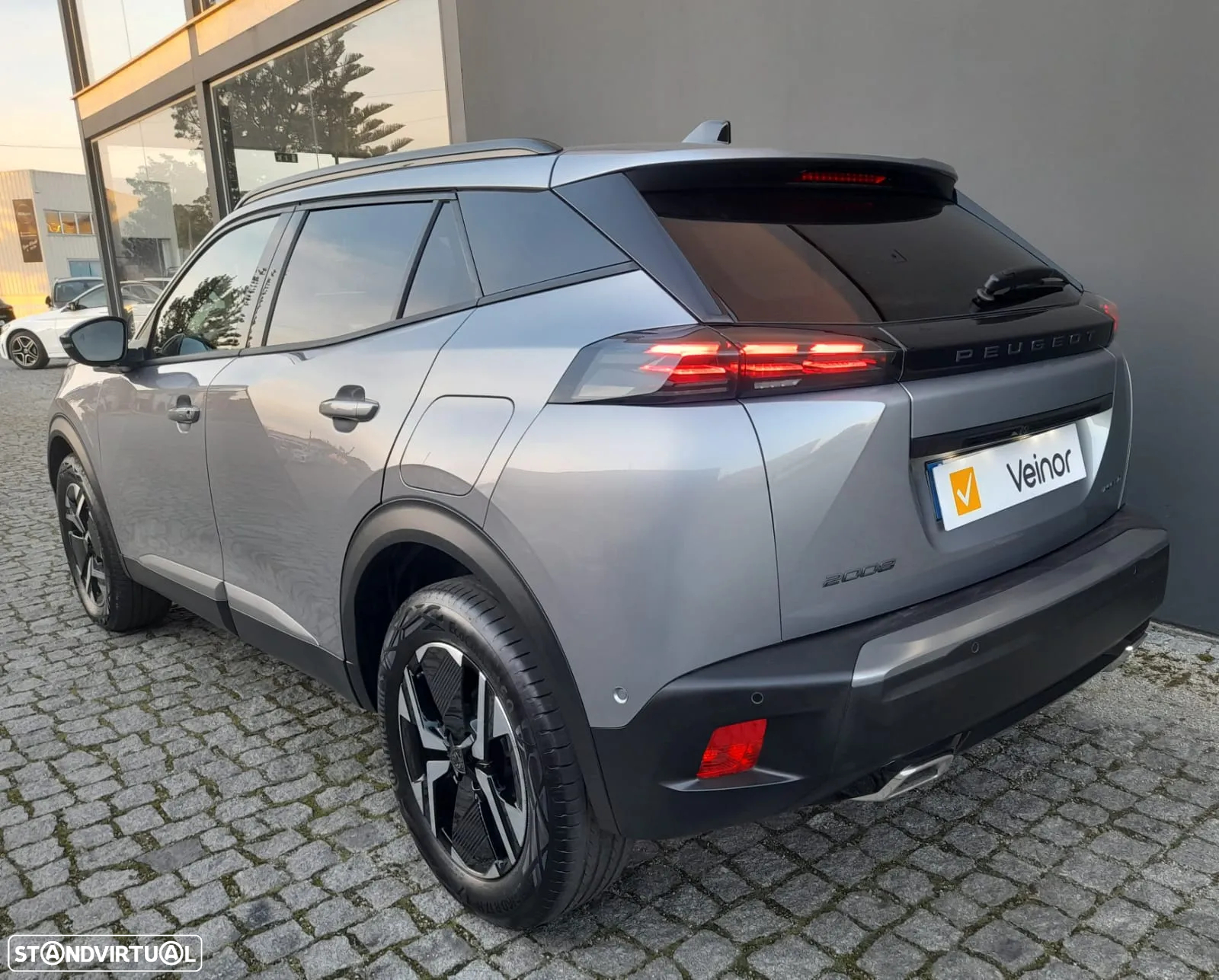 Peugeot 2008 1.2 Hybrid Allure e-DCS6 - 4