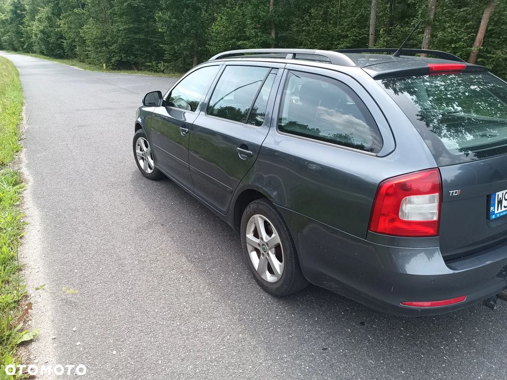 Skoda Octavia 2.0 TDI DPF Elegance - 6