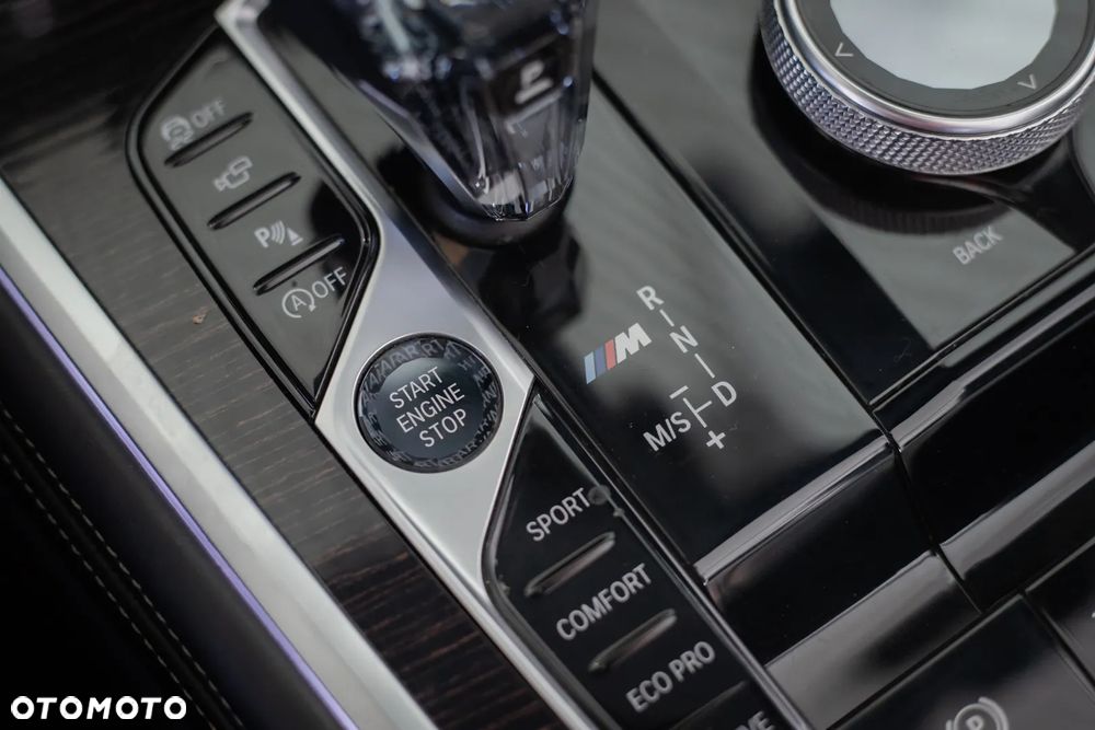 BMW Seria 8 M850i xDrive - 16