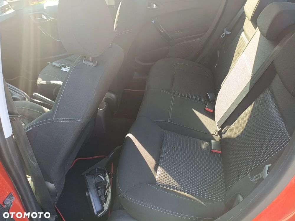 Peugeot 208 - 10