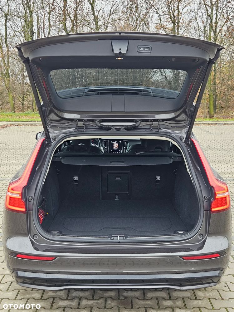 Volvo V60 B4 B Plus Dark - 8