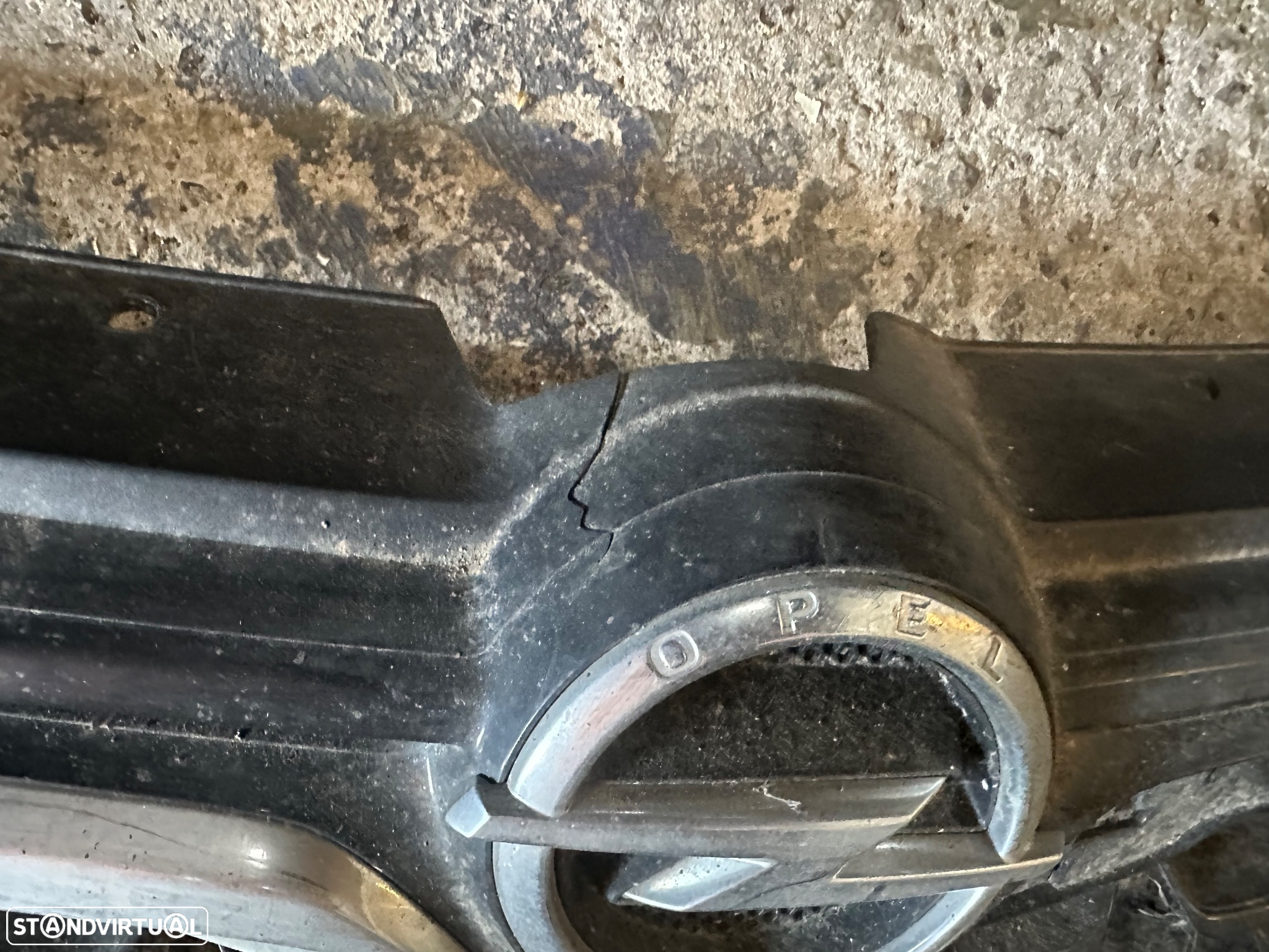 Grelha Opel zafira c 2016 - 2