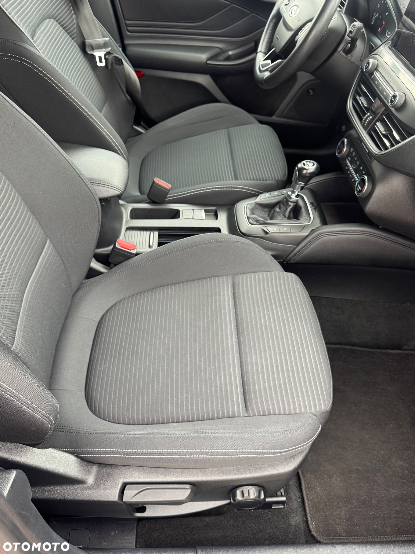 Ford Focus 1.0 EcoBoost Start-Stopp-System TITANIUM DESIGN - 13