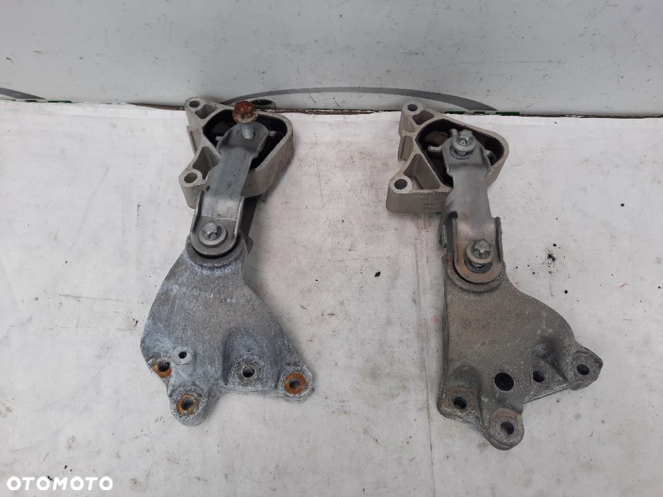 MERCEDES W117 W246 PODUSZKA SILNIKA ŁAPA 2.2D A2462401109 - 2