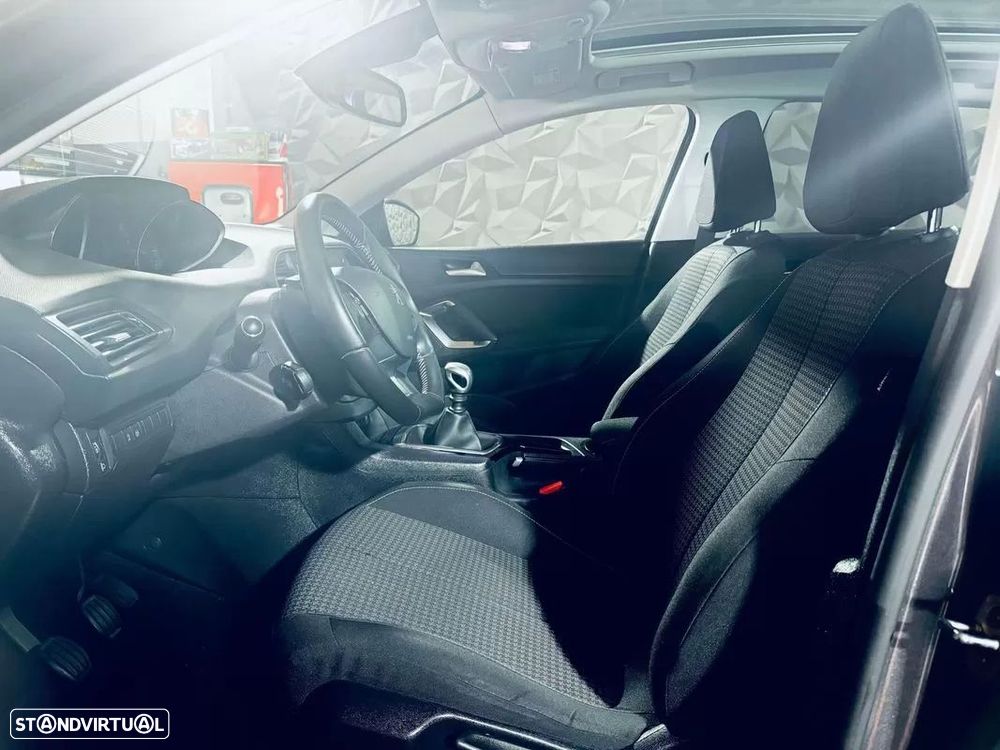 Peugeot 308 1.2 PureTech Active - 26