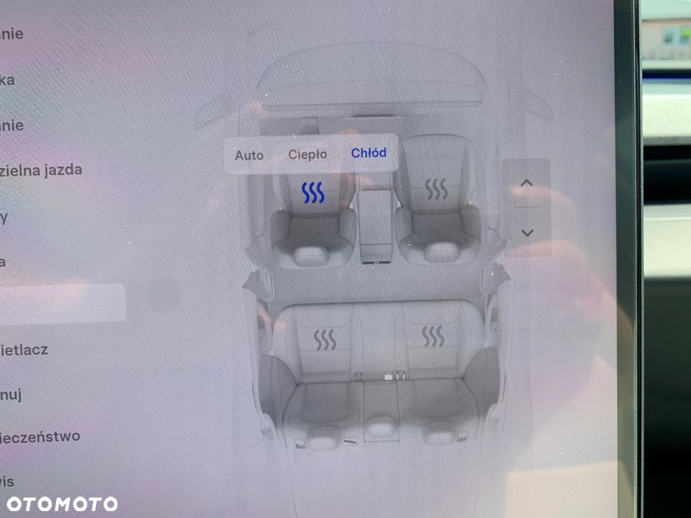 Tesla Model 3 AWD - 24