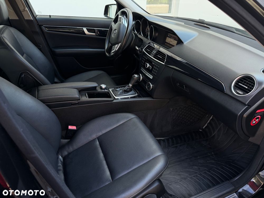 Mercedes-Benz Klasa C 220 CDI DPF Automatik Avantgarde - 15