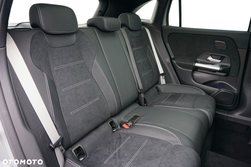 Mercedes-Benz GLA 200 d AMG Line 8G-DCT - 10