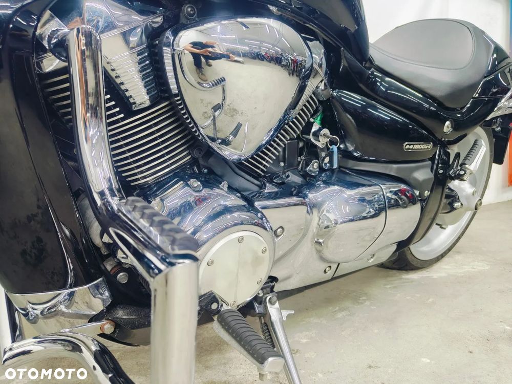 Suzuki Intruder - 22