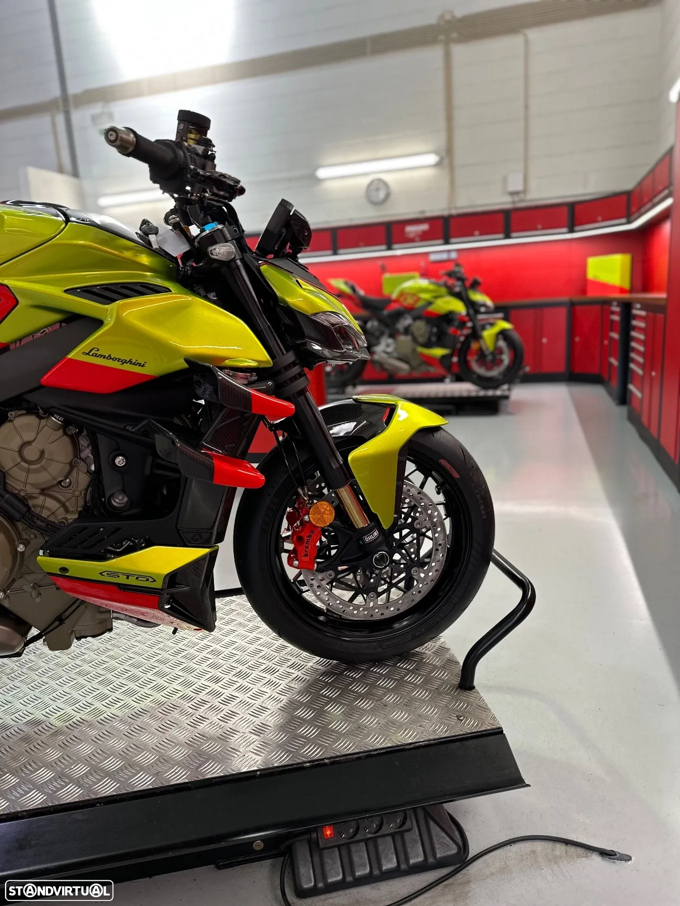 Ducati Streetfighter V4 Lamborghini N° 583/630 - 3