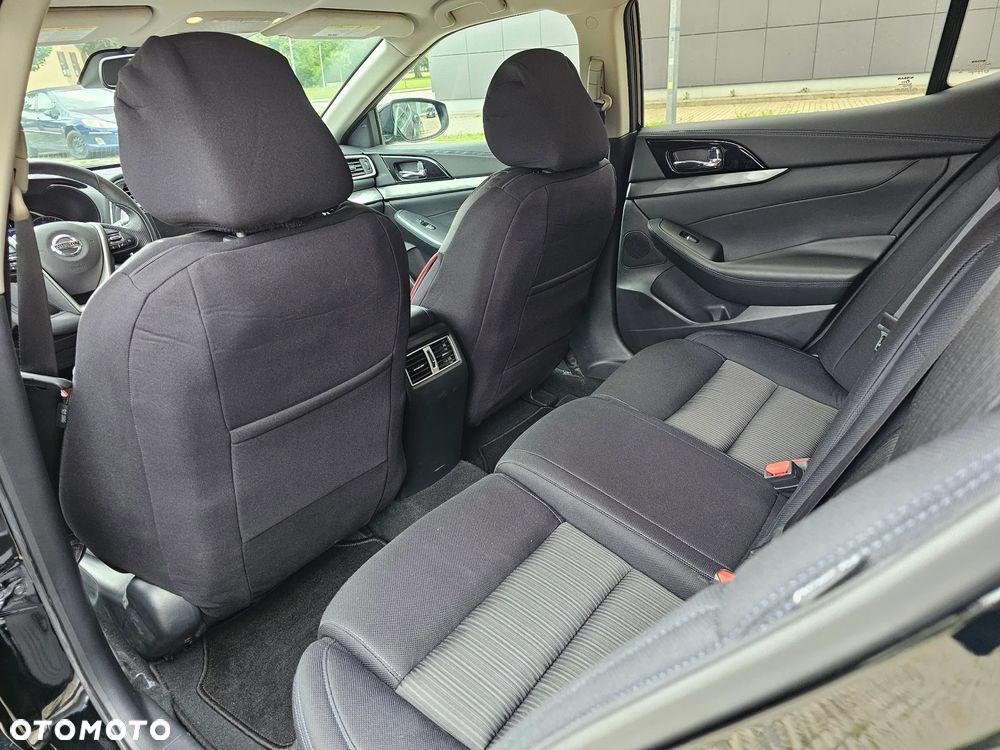 Nissan Maxima - 11