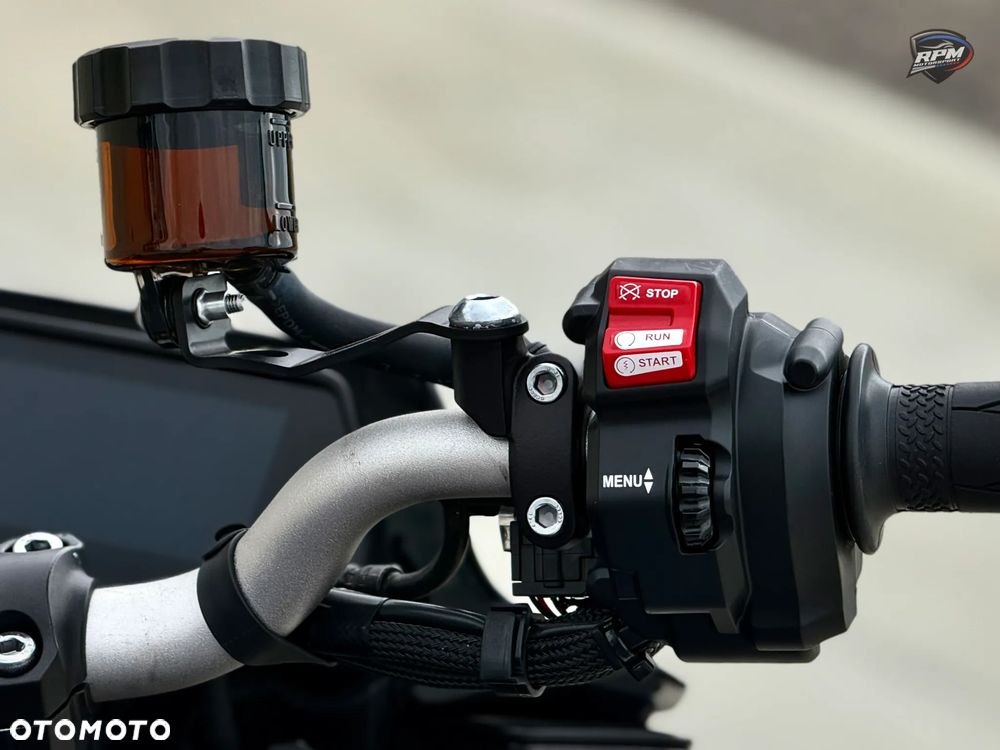 Yamaha MT - 16