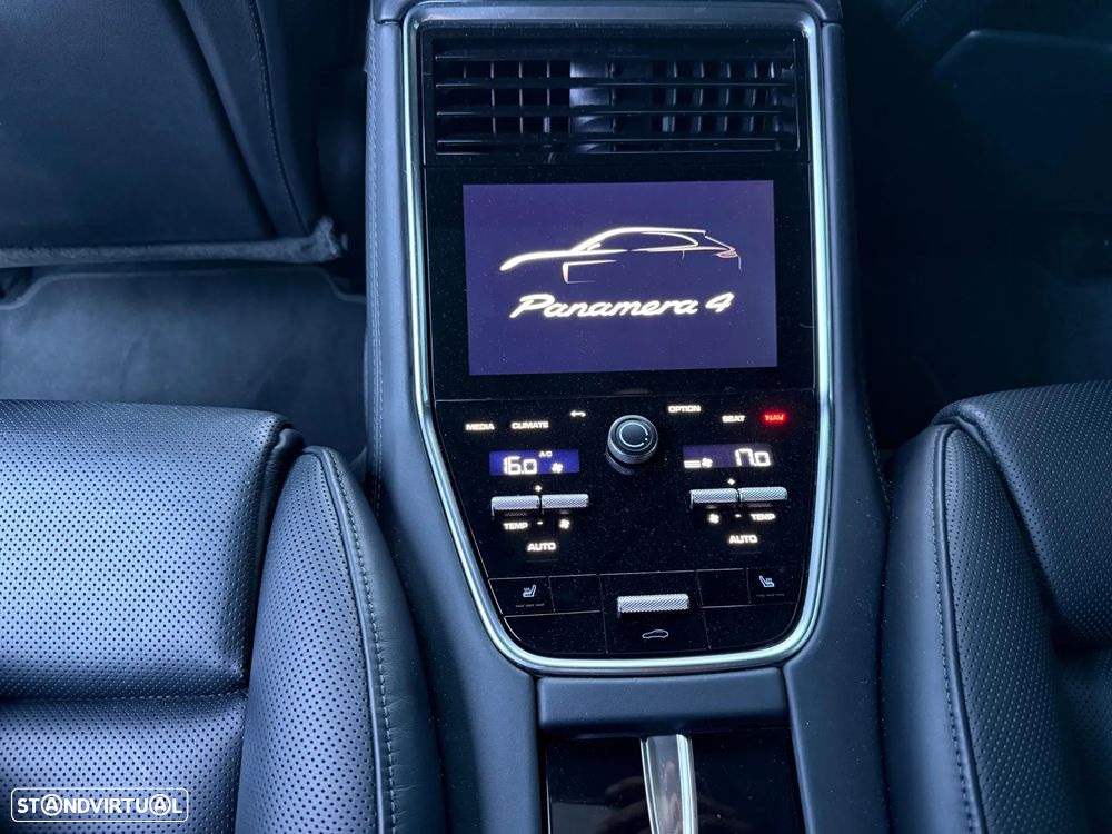 Porsche Panamera Sport Turismo 4 E-Hybrid - 11
