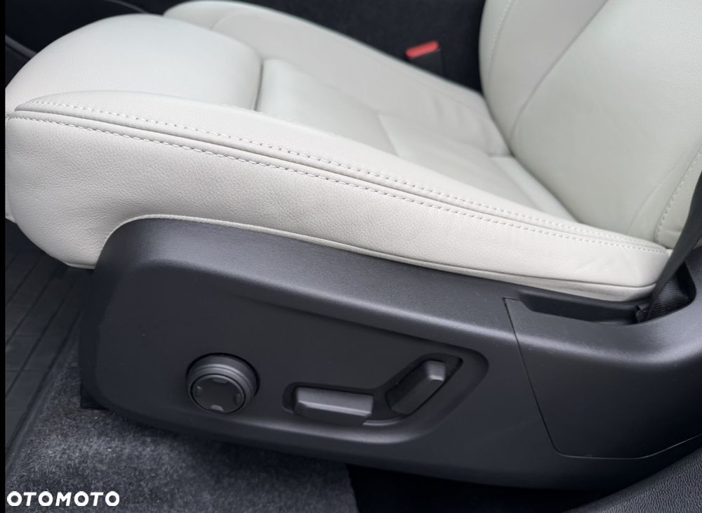 Volvo XC 40 B5 AWD Ultimate Bright - 28