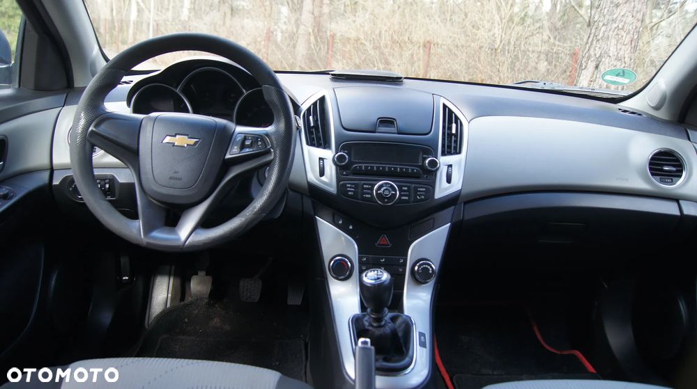 Chevrolet Cruze 1.6 LT - 11