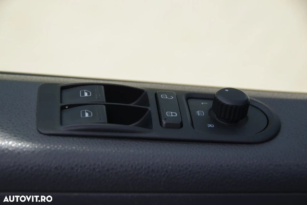 Volkswagen Caravelle - 20