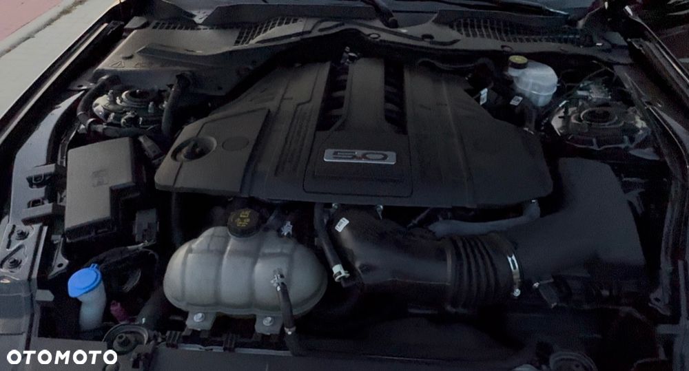 Ford Mustang 5.0 V8 GT - 8