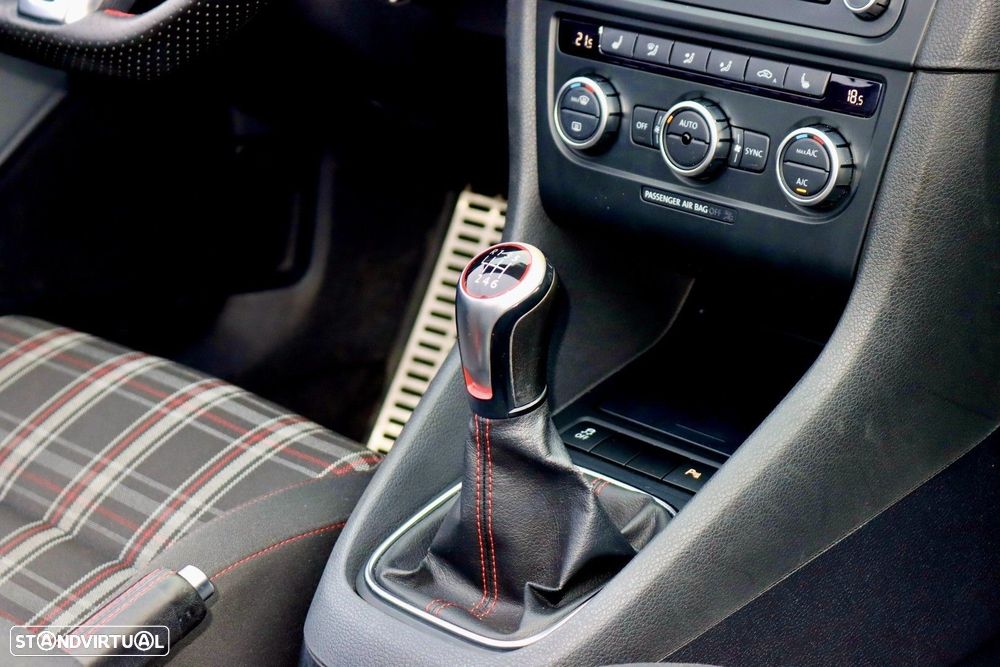 VW Golf Cabriolet 2.0 TSI GTI - 16